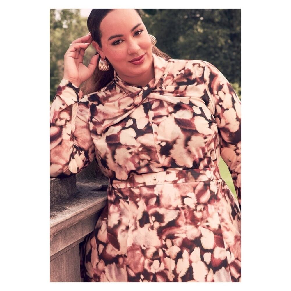 Eloquii Printed‎ Twist Neck Long Sleeve Top 22/24